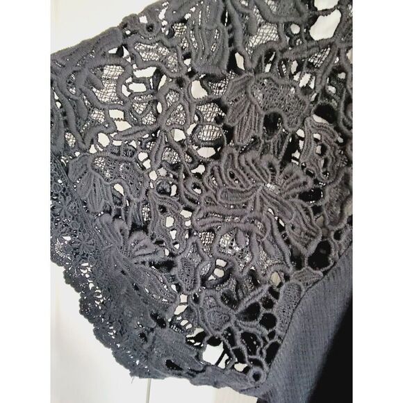 Torrid 3 Top Black Lace Short Wide Sleeves Keyhole Back Round Neck 3X Stretch - Picture 5 of 8